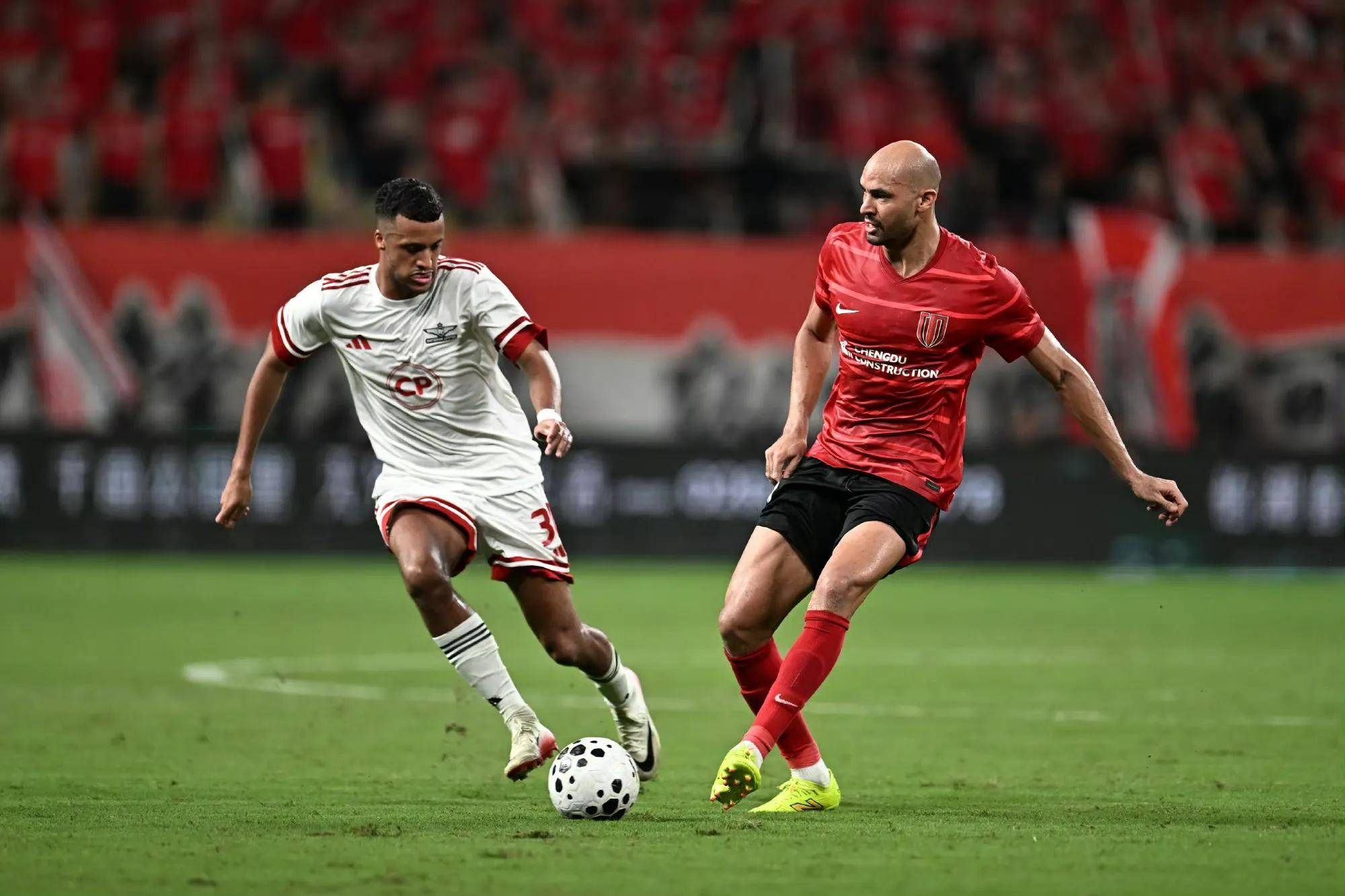 kaiyun官网app -包含赛地聚焦：亚冠集结日热度飙升，上海海港火线驰援，赛场秩序良好，赛程密集仍需轮换的词条